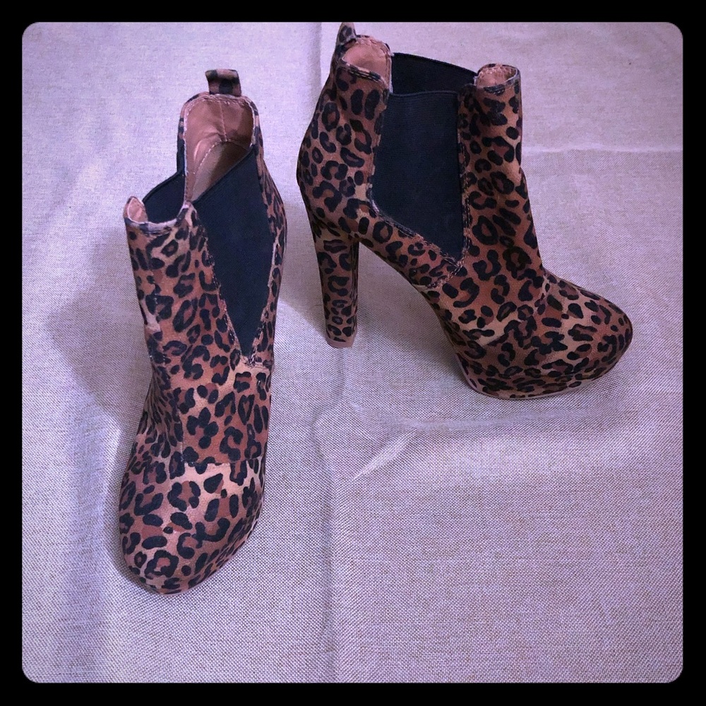 Just Fab: leopard print platform booties 🔥🐆 SZ 7